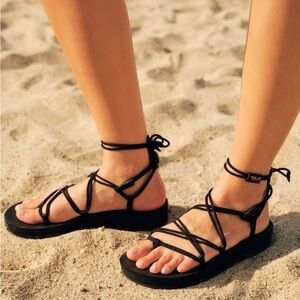 Teva mid form infinity sandal size 8 black